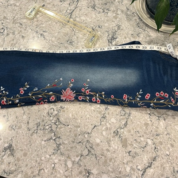 Gorgeous Embroidered Bootcut Jeans - Picture 7 of 11